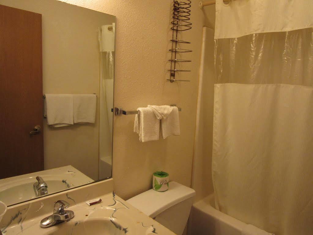 Western Holiday Motel ウィチタ エクステリア 写真